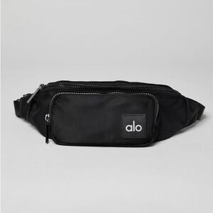 BNWT ALO Yoga Explorer Fanny Pack